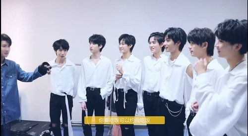 TF三代登陆少年团疑全员放弃高考，未来道路引粉丝热议